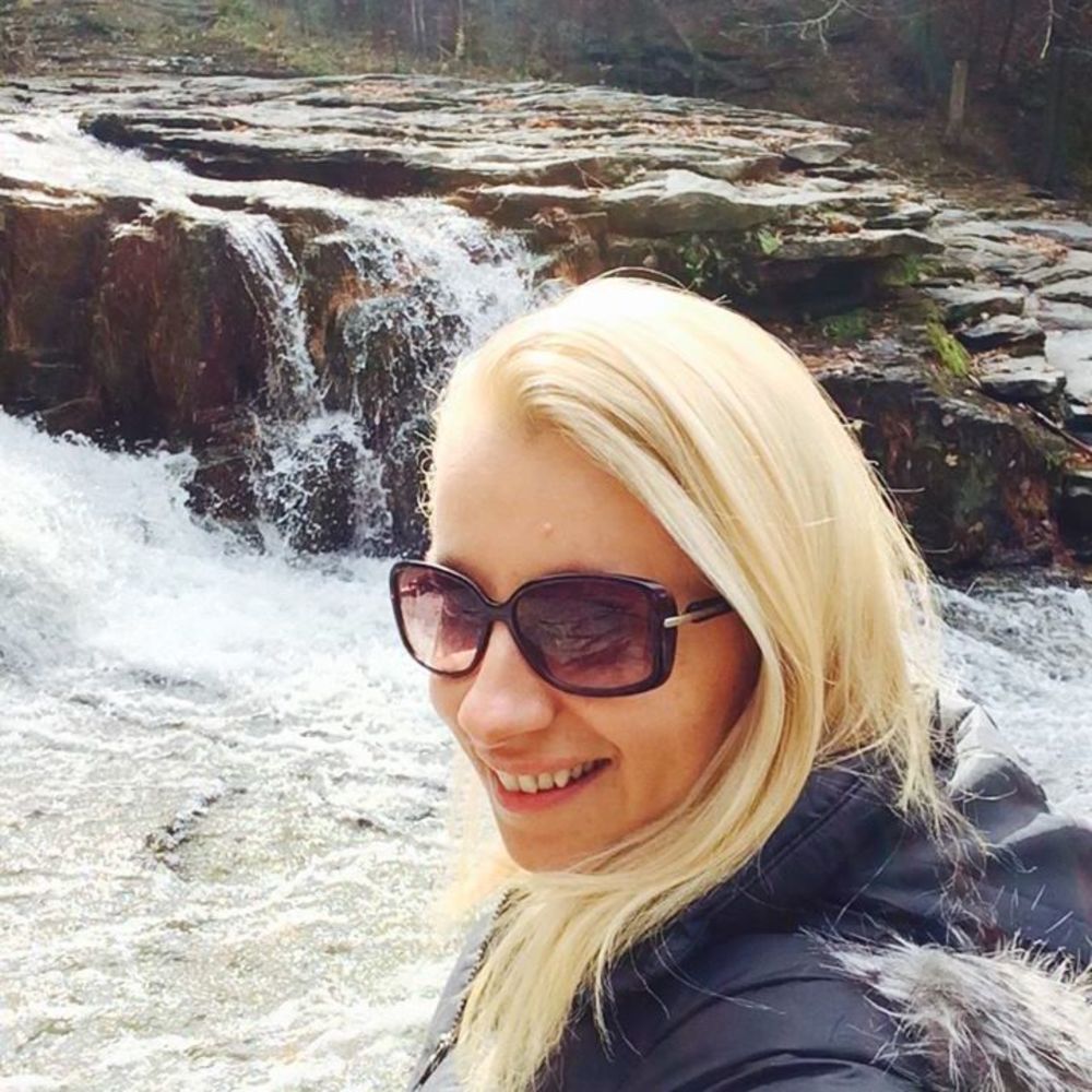 Meet your Posher, Iva